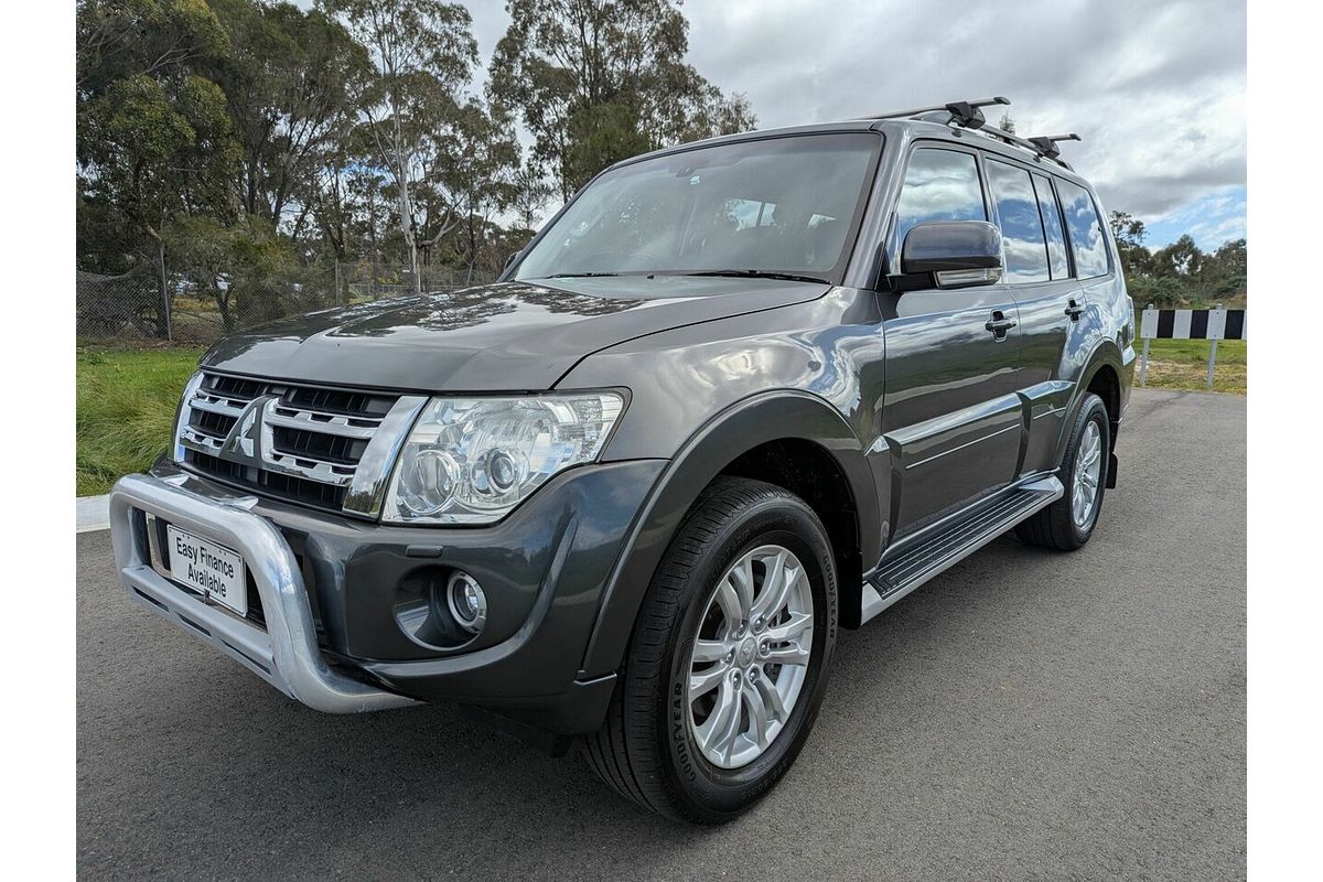 2013 Mitsubishi Pajero VR-X NW