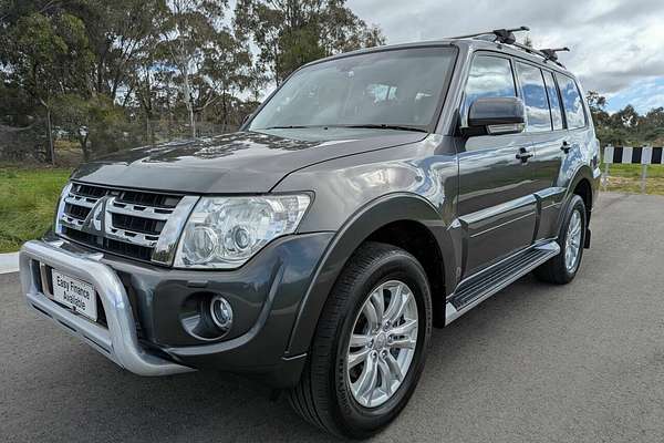 2013 Mitsubishi Pajero VR-X NW