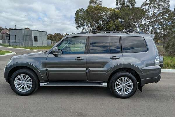 2013 Mitsubishi Pajero VR-X NW
