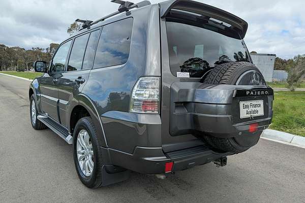 2013 Mitsubishi Pajero VR-X NW