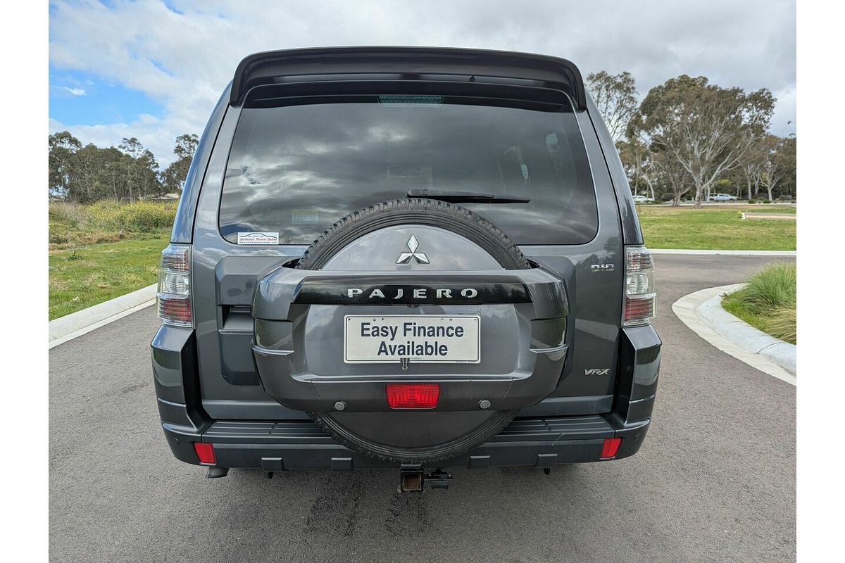 2013 Mitsubishi Pajero VR-X NW