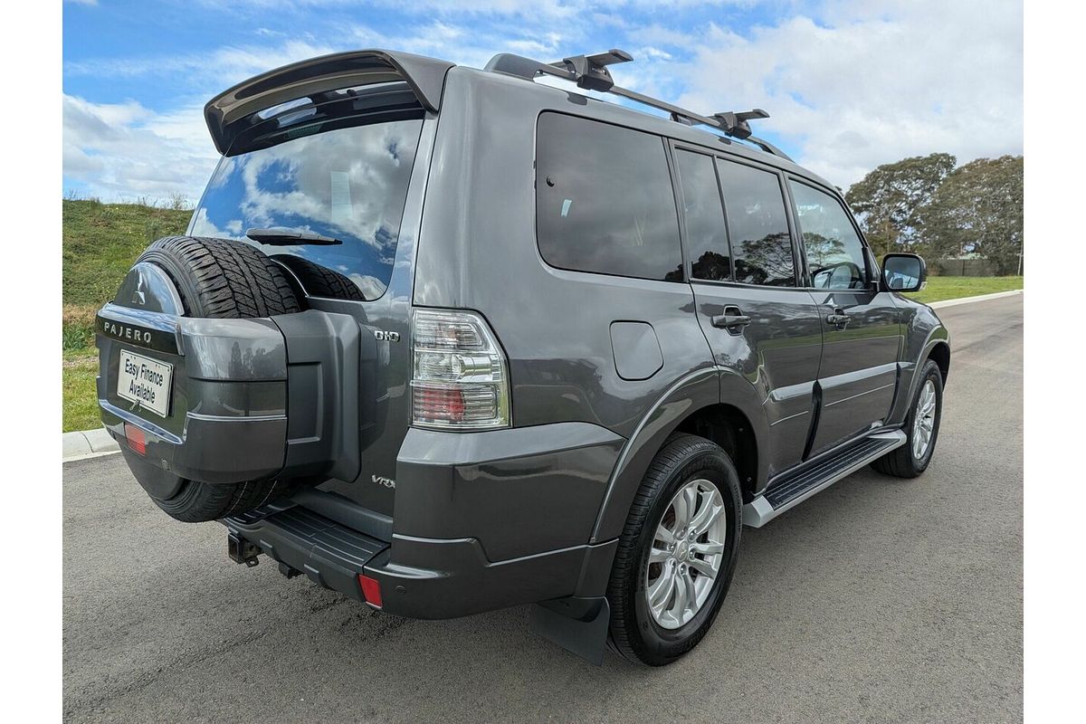 2013 Mitsubishi Pajero VR-X NW