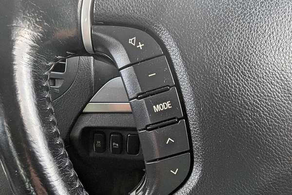 2013 Mitsubishi Pajero VR-X NW