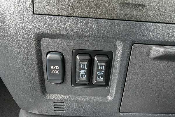 2013 Mitsubishi Pajero VR-X NW