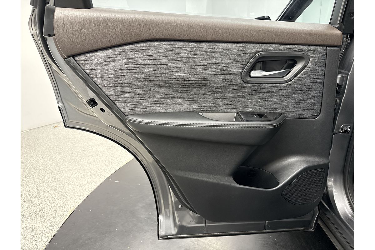 2022 Nissan X-TRAIL ST T33