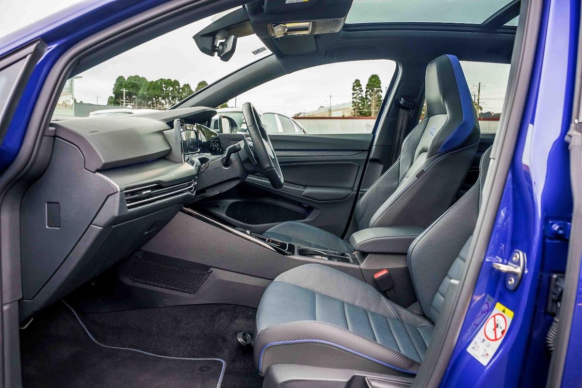 2023 Volkswagen Golf R 8