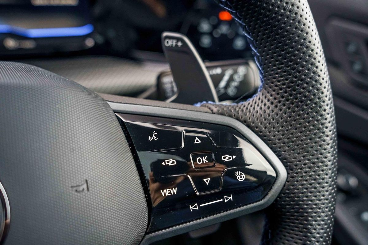2023 Volkswagen Golf R 8