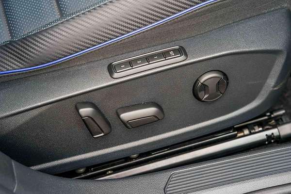 2023 Volkswagen Golf R 8