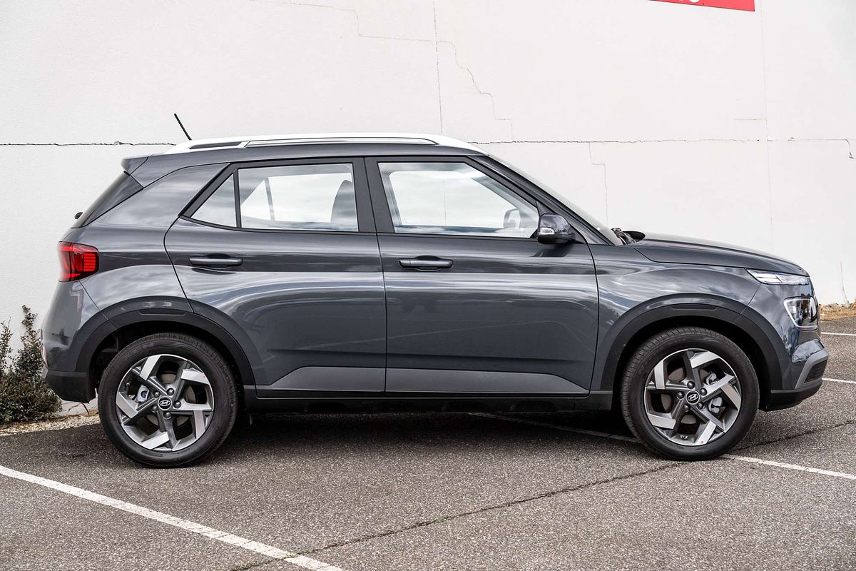 2025 Hyundai Venue Active QX.V5