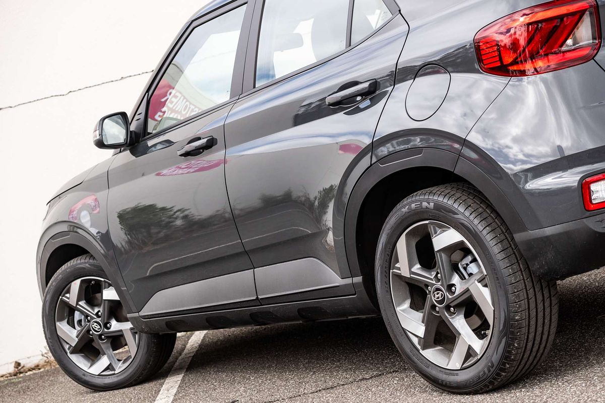 2025 Hyundai Venue Active QX.V5