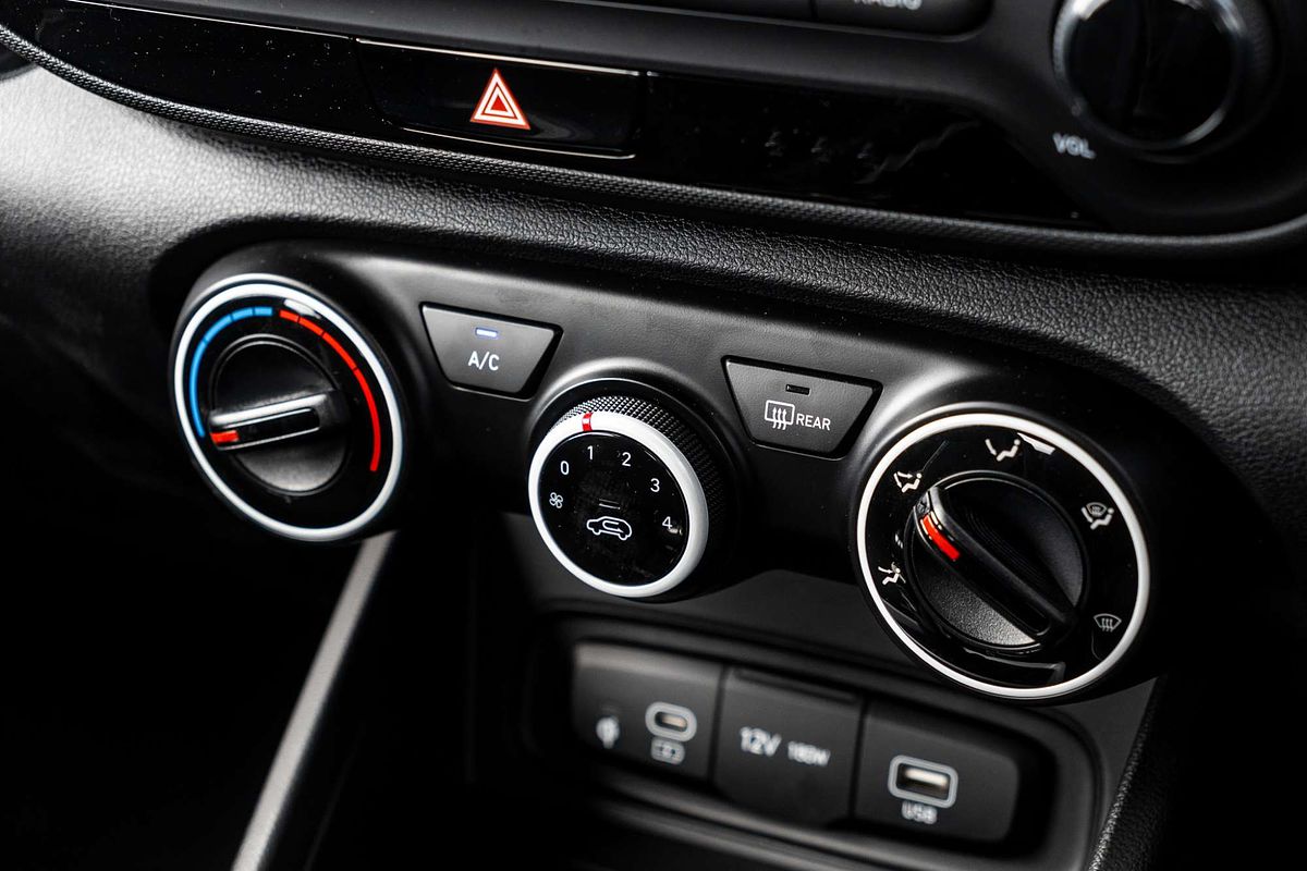 2025 Hyundai Venue Active QX.V5