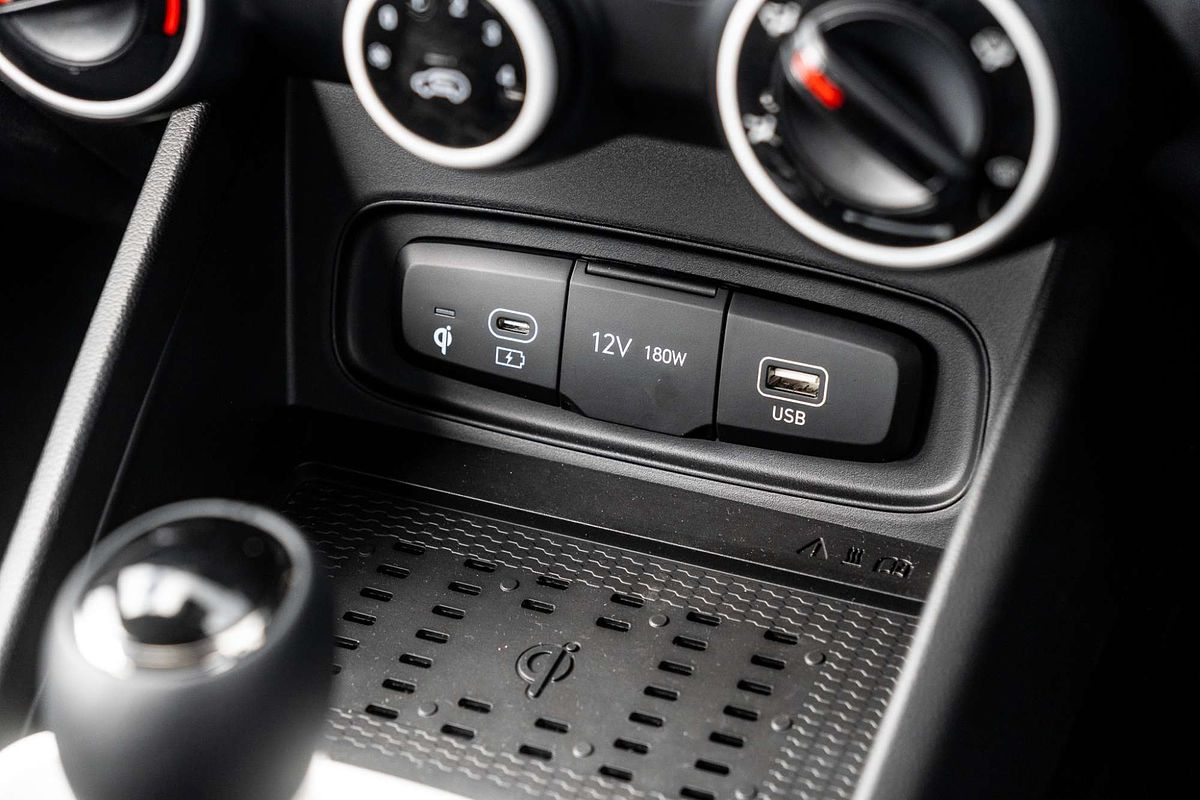 2025 Hyundai Venue Active QX.V5