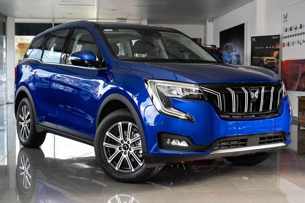 2025 Mahindra XUV700 AX7L