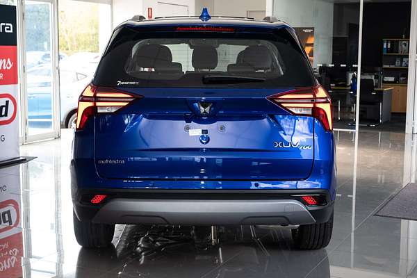 2025 Mahindra XUV700 AX7L