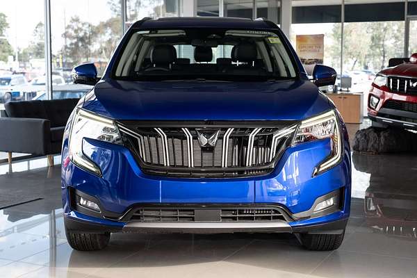 2025 Mahindra XUV700 AX7L