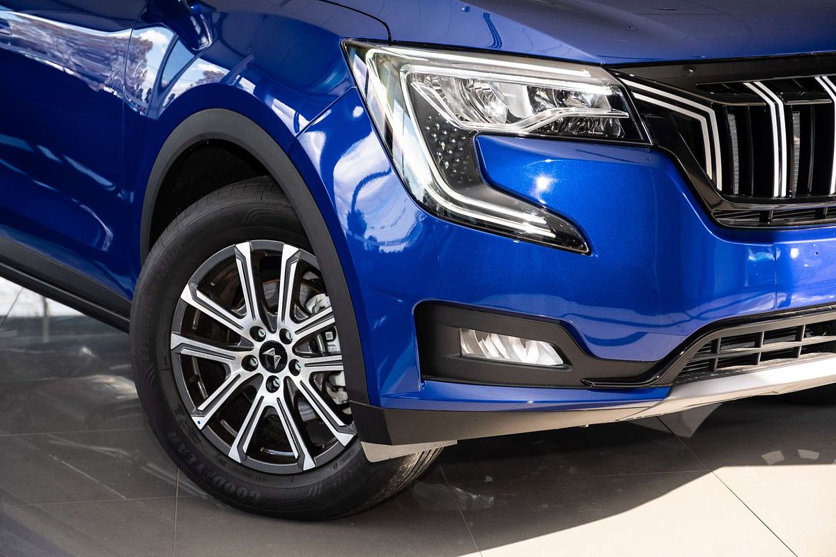 2025 Mahindra XUV700 AX7L