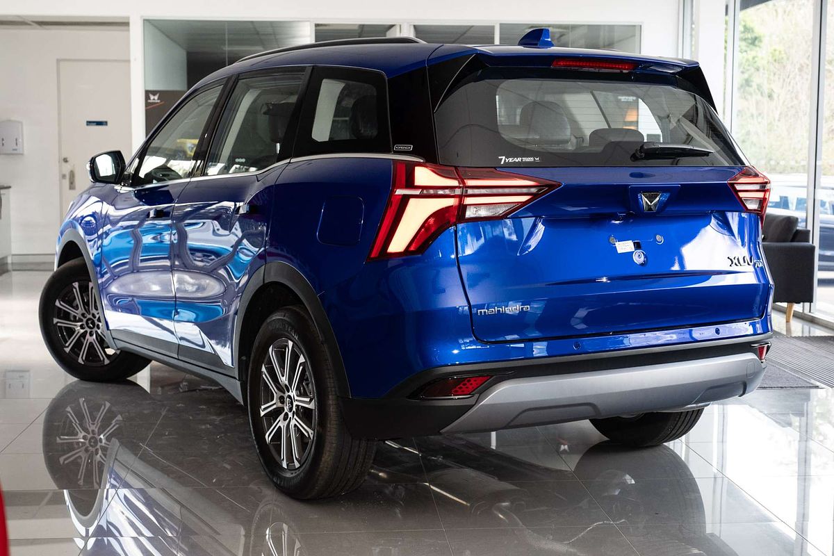 2025 Mahindra XUV700 AX7L