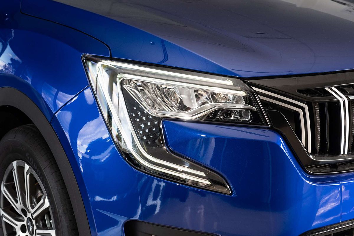 2025 Mahindra XUV700 AX7L