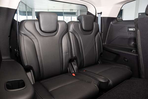 2025 Mahindra XUV700 AX7L