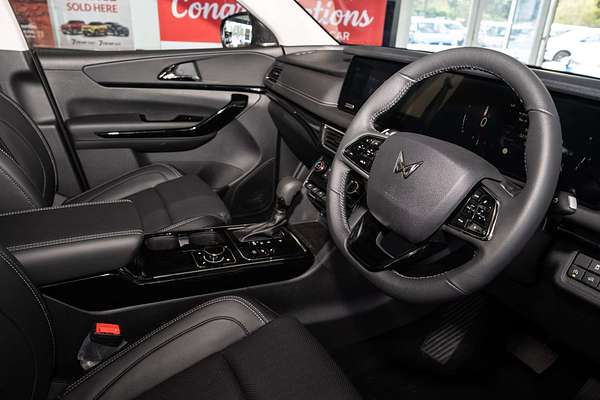 2025 Mahindra XUV700 AX7L