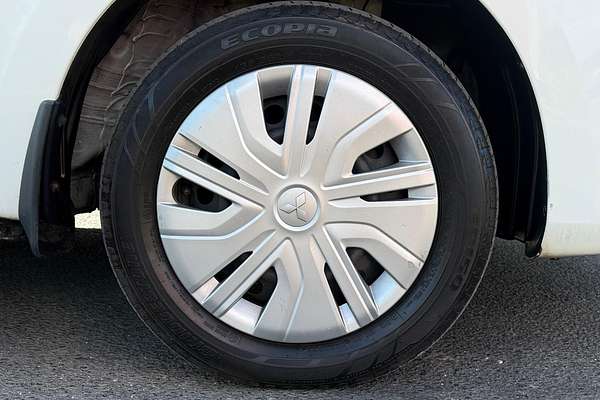 2021 Mitsubishi Mirage ES LB
