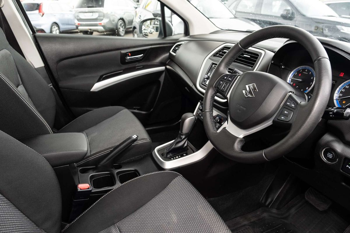 2014 Suzuki S-Cross GL JY