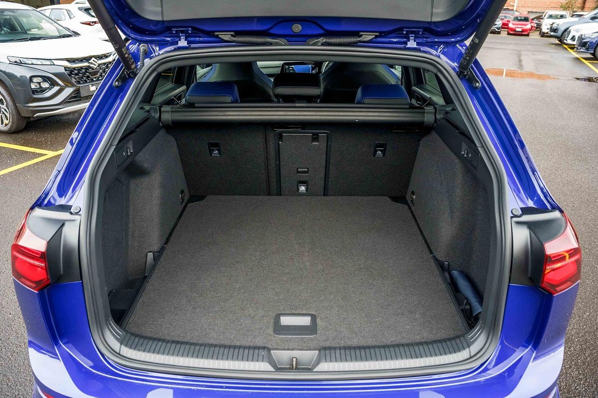 2023 Volkswagen Golf R 8