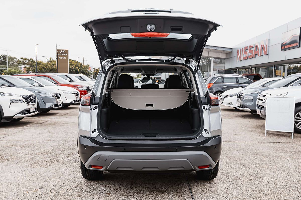 2025 Nissan X-TRAIL ST T33