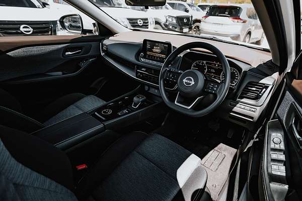 2025 Nissan X-TRAIL ST T33