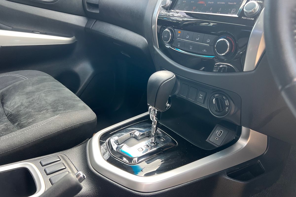 2020 Nissan Navara ST D23 Series 4 4X4