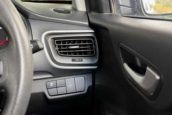 2022 Kia Stonic S YB