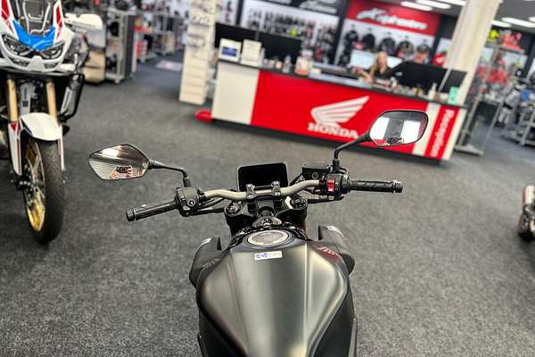 2025 Honda CB650R E-CLUTCH