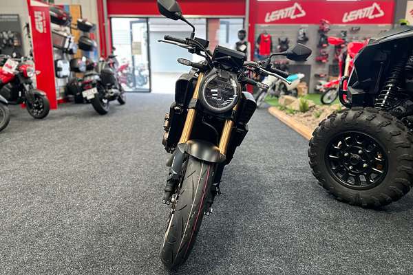 2025 Honda CB650R E-CLUTCH