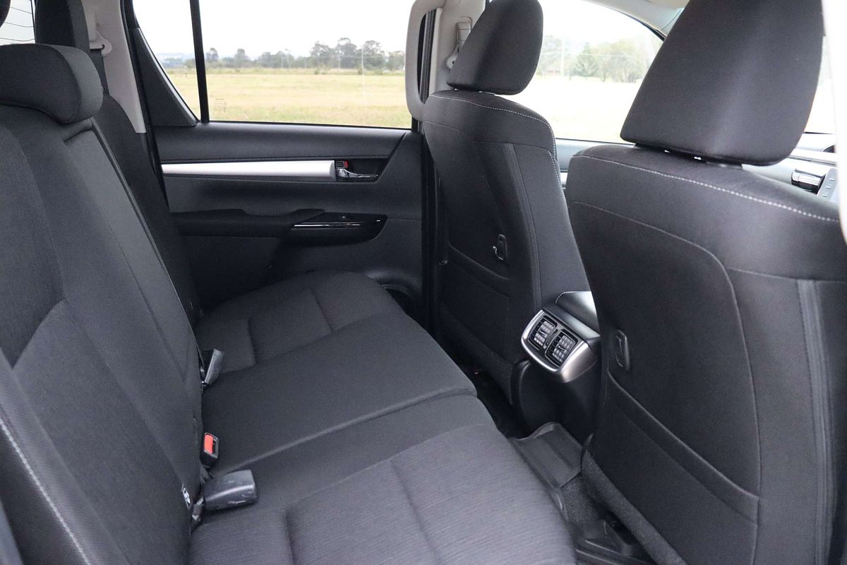 2020 Toyota Hilux SR5 GUN126R 4X4