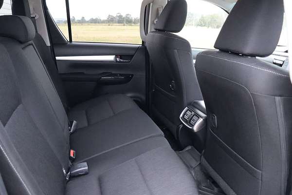 2020 Toyota Hilux SR5 GUN126R 4X4