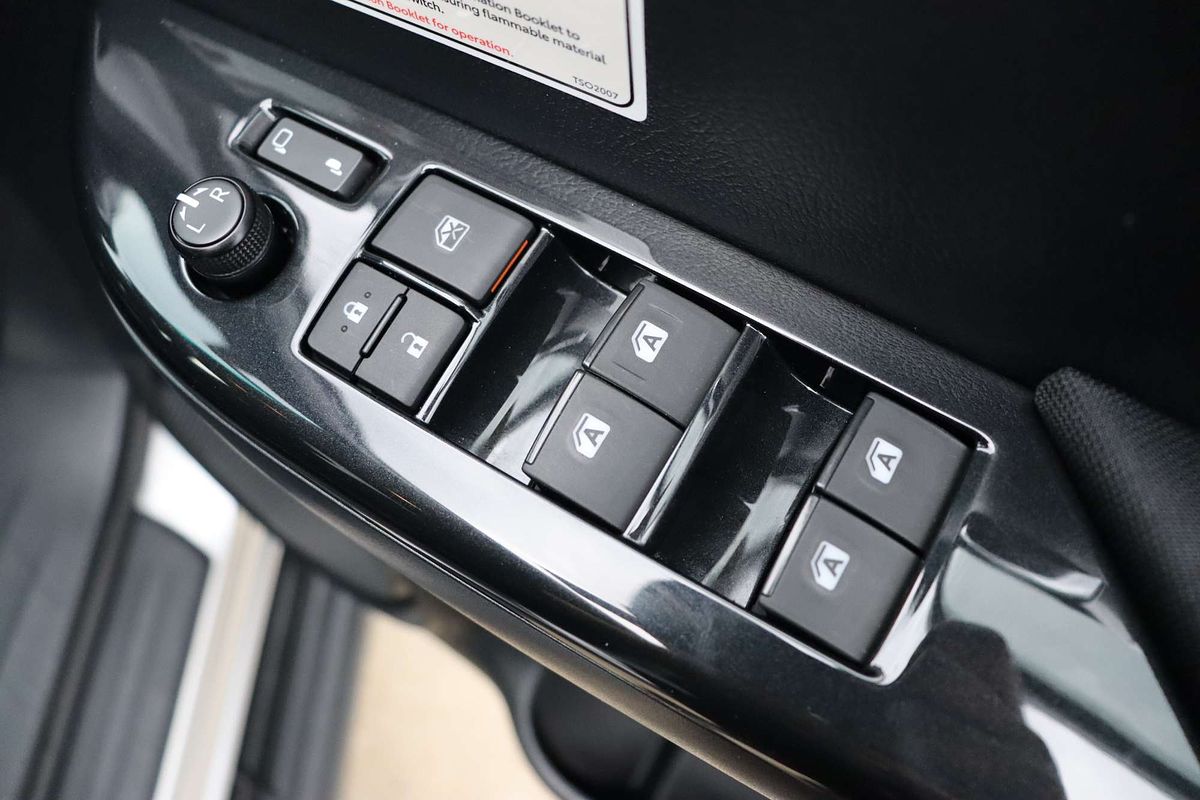 2020 Toyota Hilux SR5 GUN126R 4X4