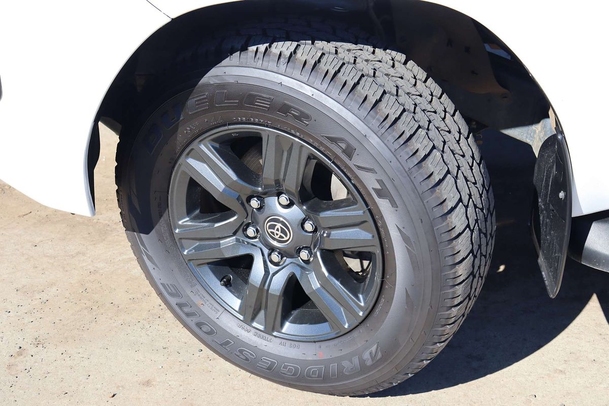 2024 Toyota Hilux SR GUN126R 4X4