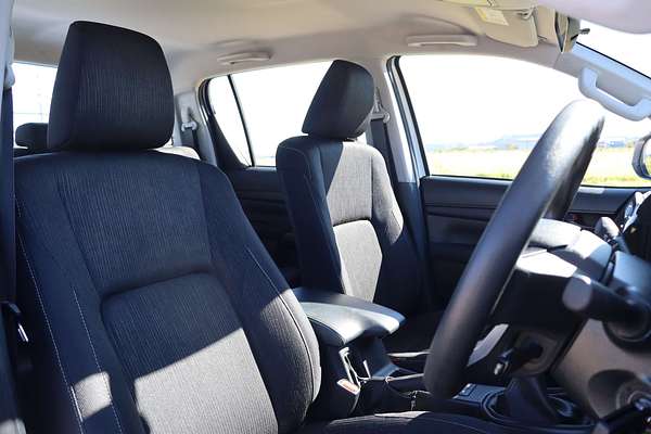 2024 Toyota Hilux SR GUN126R 4X4