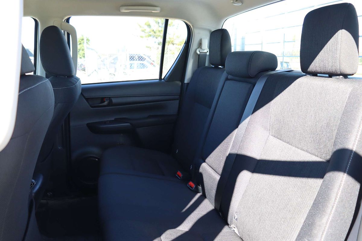 2024 Toyota Hilux SR GUN126R 4X4