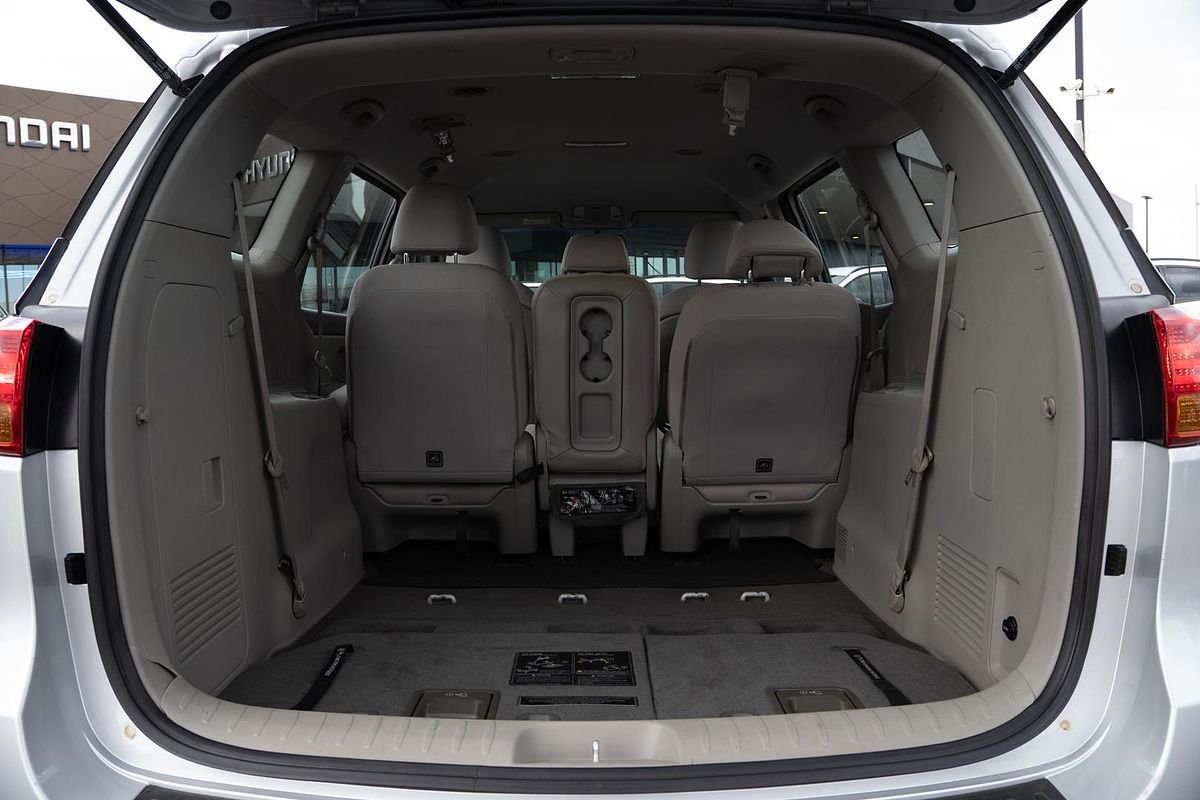 2017 Kia Carnival S YP