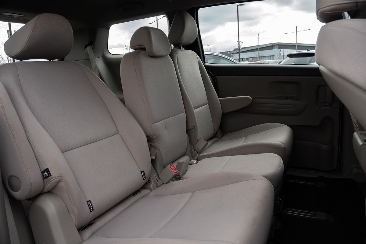 2017 Kia Carnival S YP