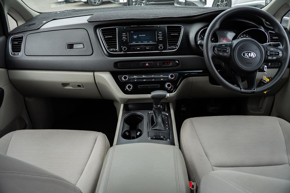 2017 Kia Carnival S YP