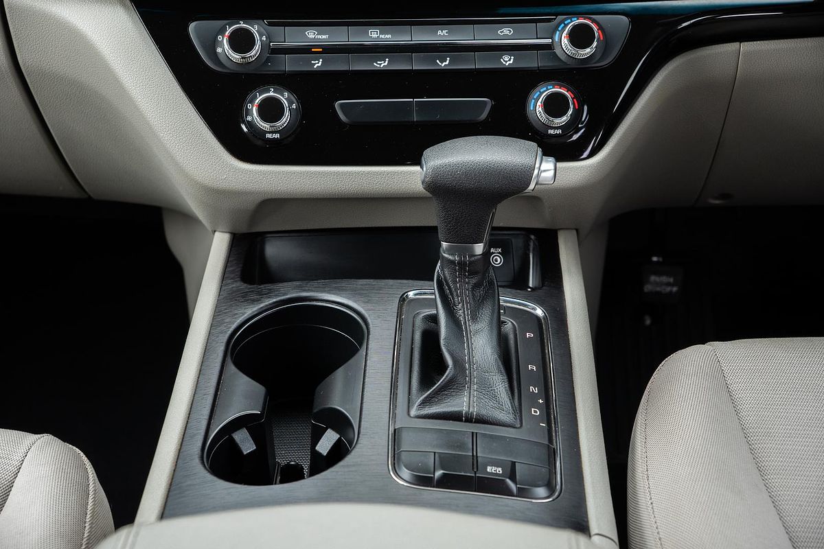 2017 Kia Carnival S YP