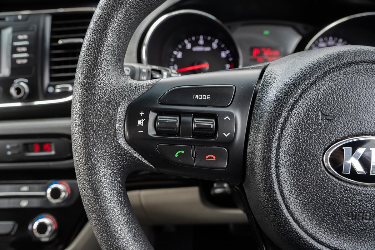 2017 Kia Carnival S YP