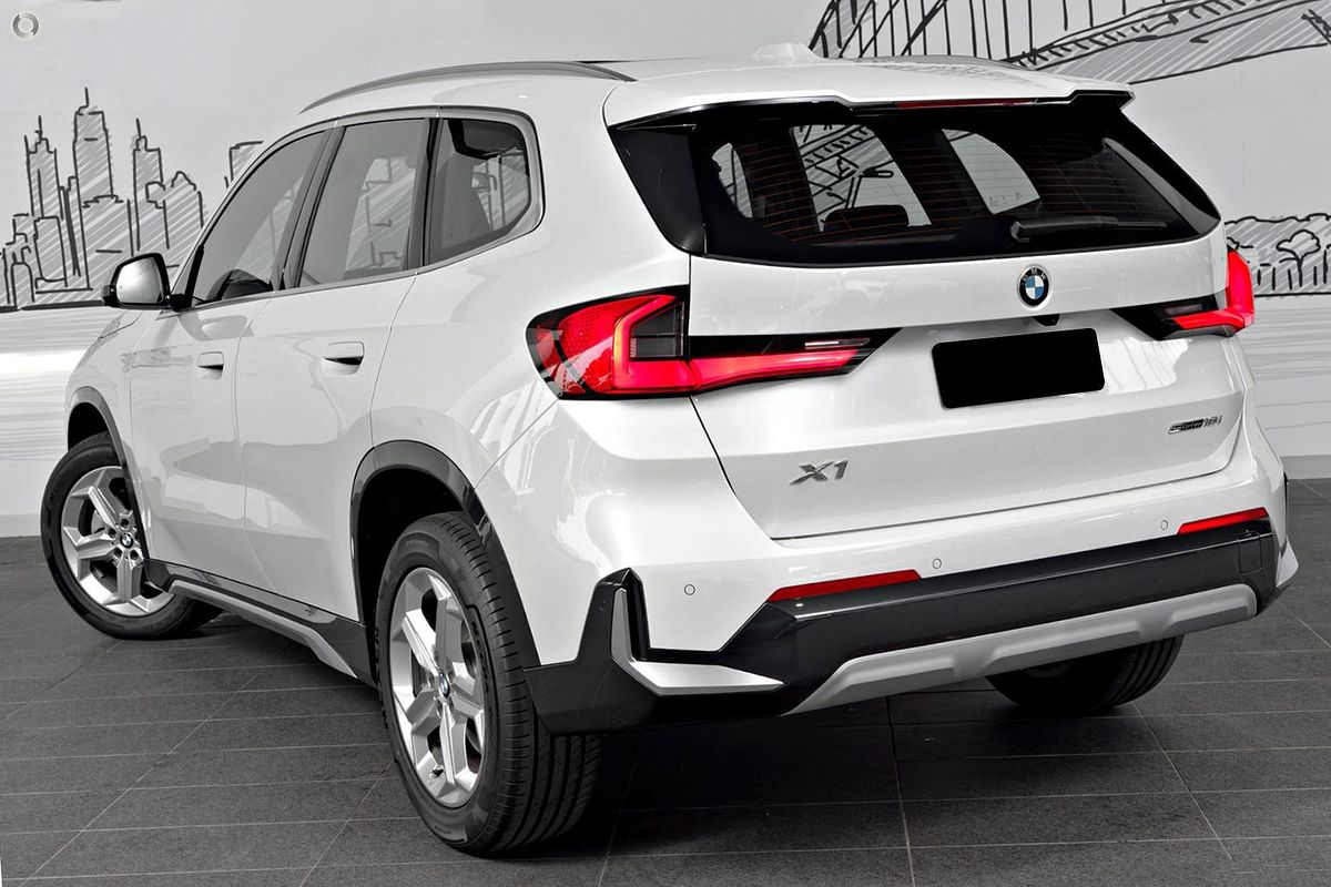 2024 BMW X1 sDrive18i U11