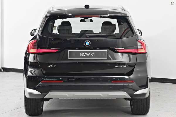 2025 BMW X1 sDrive18i U11