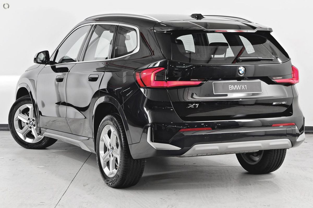 2025 BMW X1 sDrive18i U11