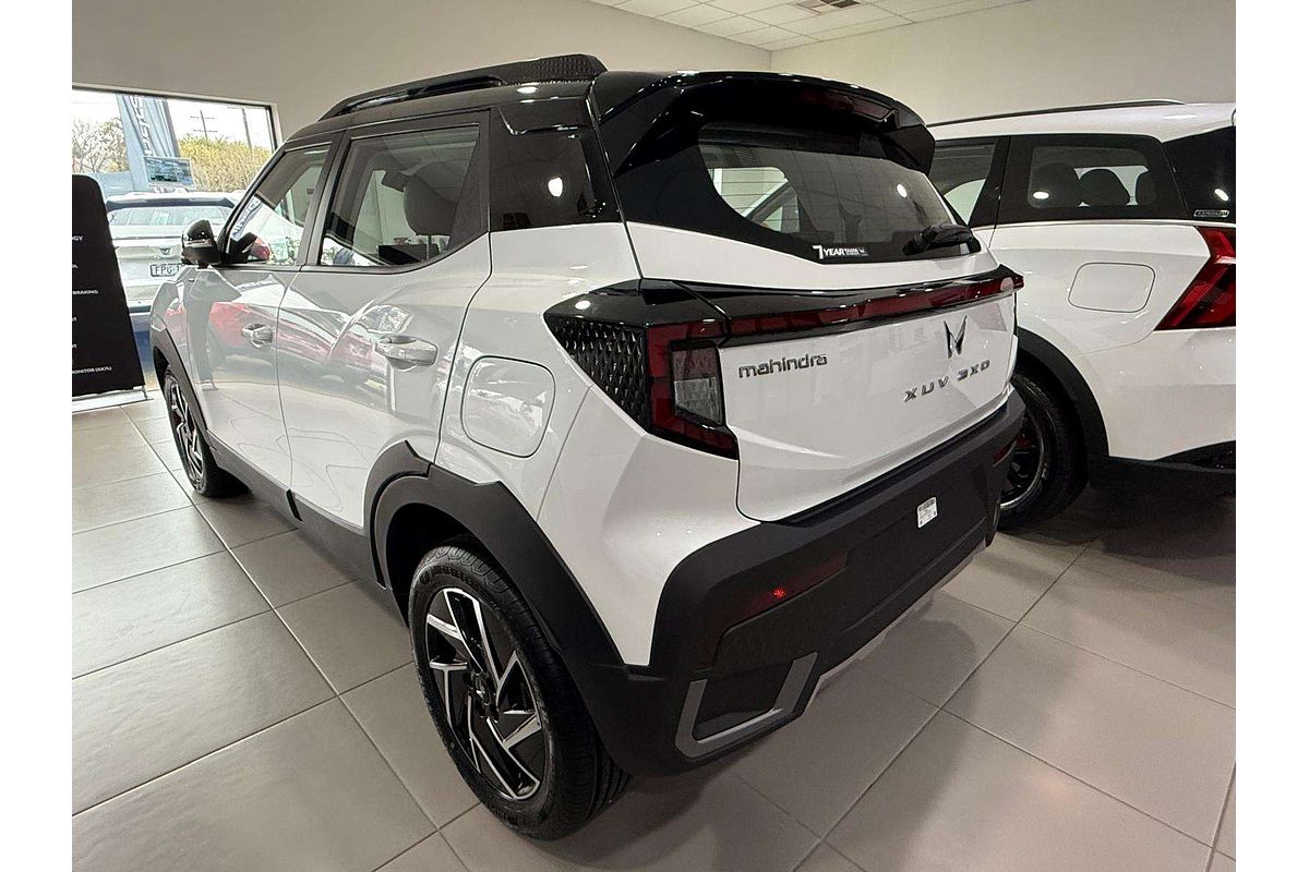 2025 Mahindra XUV3XO AX7L