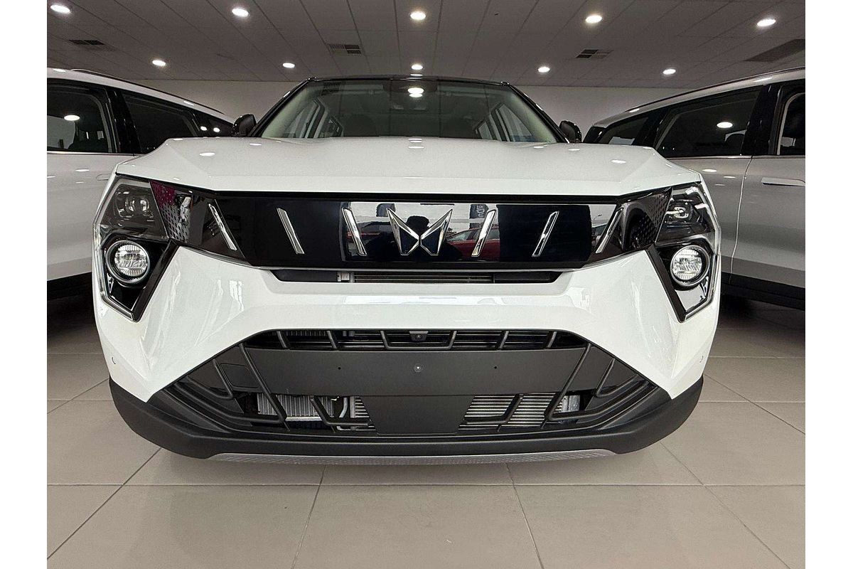2025 Mahindra XUV3XO AX7L