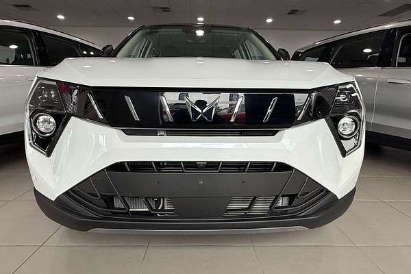 2025 Mahindra XUV3XO AX7L